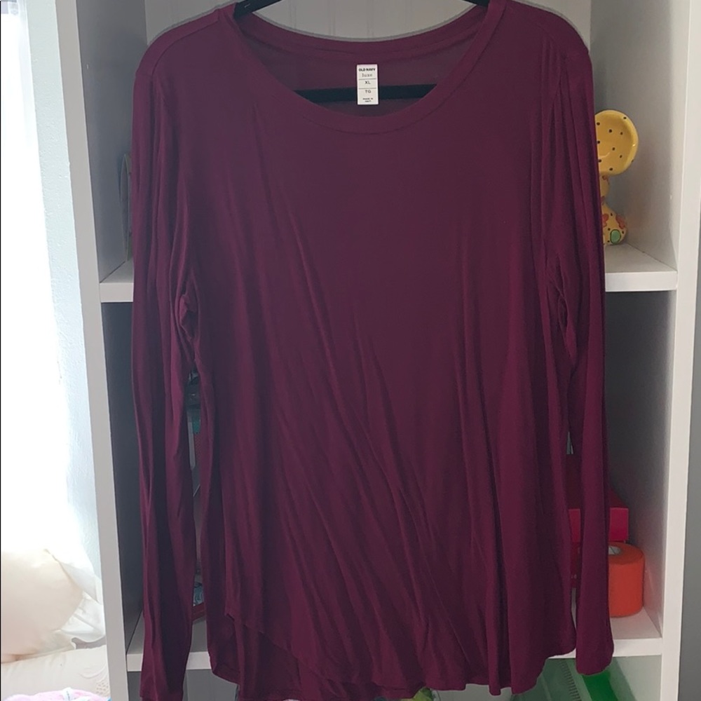 Long sleeved magenta tee